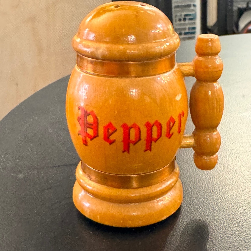 Vintage Wood‎ Pepper Shaker Tankard Mug Style Small Kitchen Decor